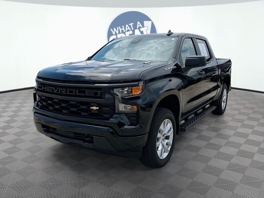 2025 Chevrolet Silverado 1500 Custom in Black — front three-quarter view